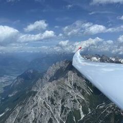 Flugwegposition um 12:34:57: Aufgenommen in der Nähe von Gemeinde Assling, Österreich in 2996 Meter